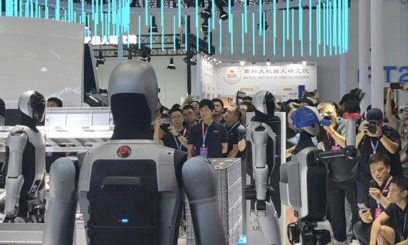 人形机器人赛道风起云涌 优必选获10亿美元融资，智能研发驶入快车道